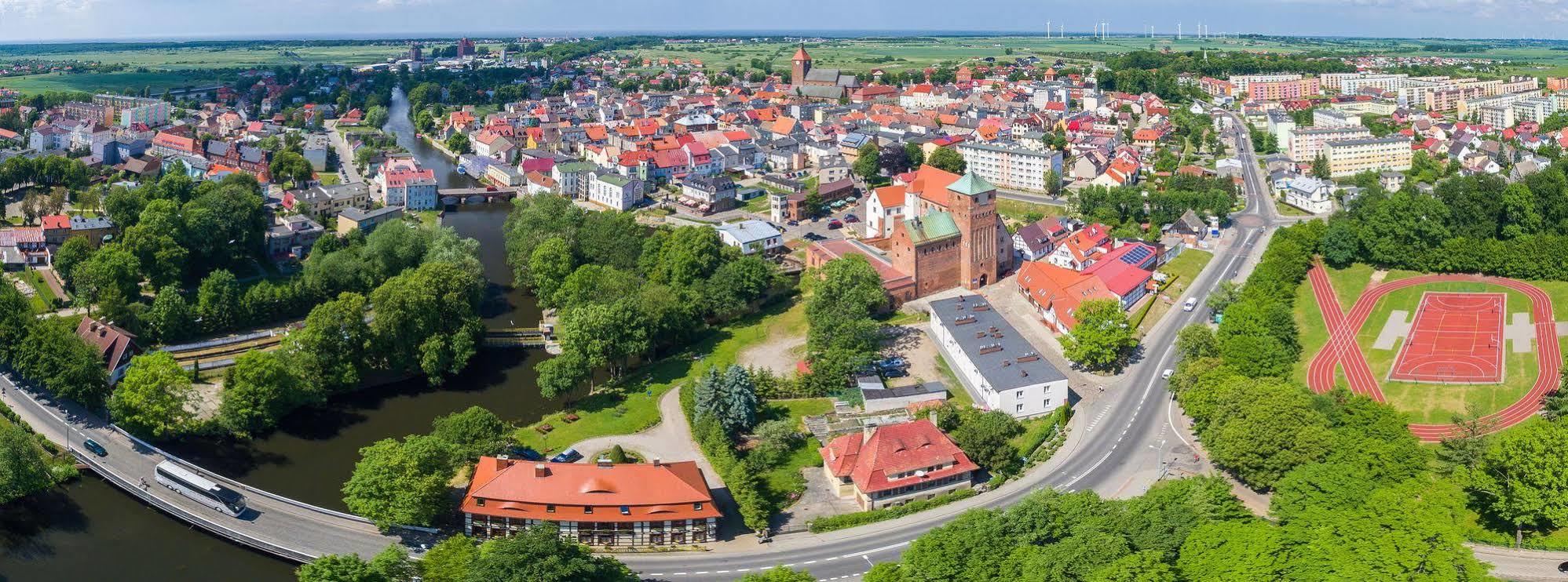 Отель Gosciniec Zamkowy Дарлово Экстерьер фото